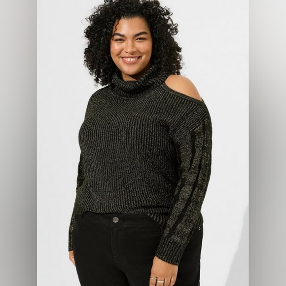 🆕 Torrid Lurex Cold Shoulder Turtle Neck Sweater (Torrid 00 & 5) - Picture 2 of 16
